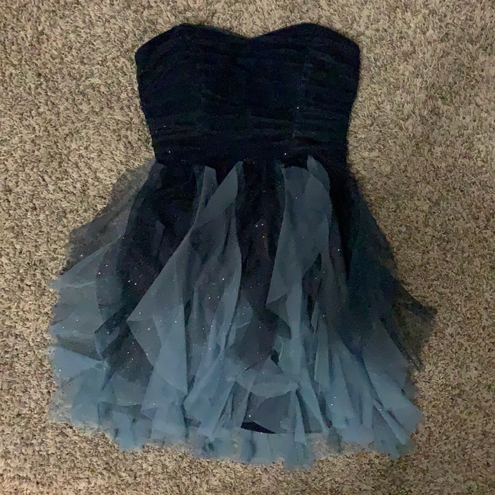 sleeveless tulle dress
